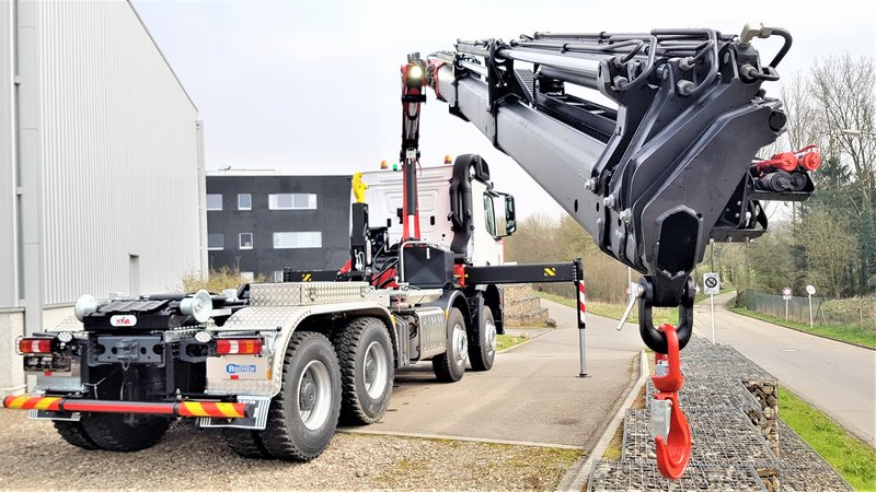 Grue hydraulique avec ampliroll