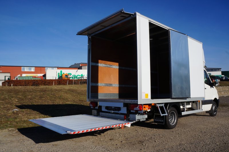 Carrosserie fourgon aluminium avec hayon-élévateur