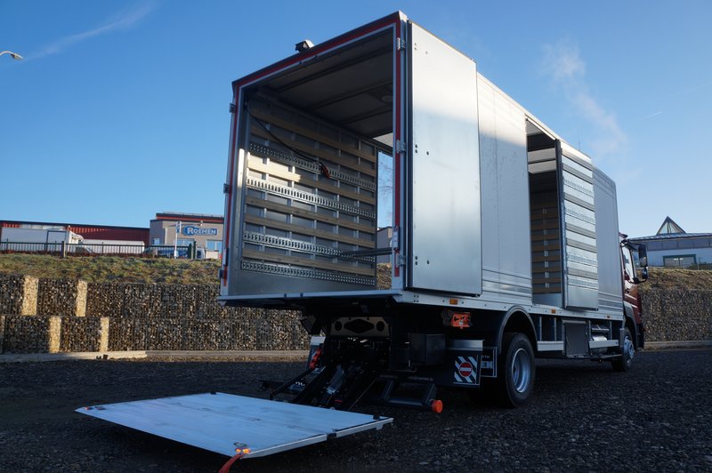 Carrosserie fourgon aluminium avec hayon-élévateur