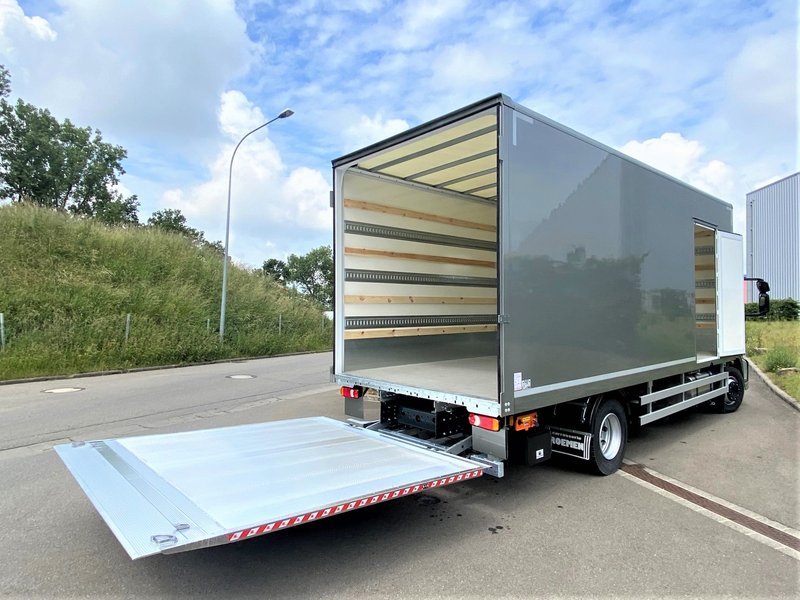 Carrosserie fourgon Plywood avec hayon-élévateur